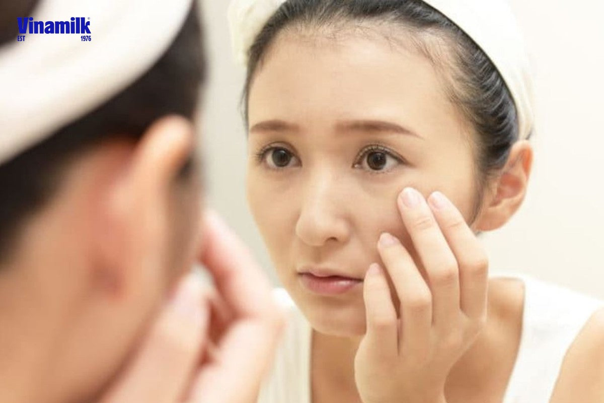 Sữa chua làm mờ nếp nhăn trên da